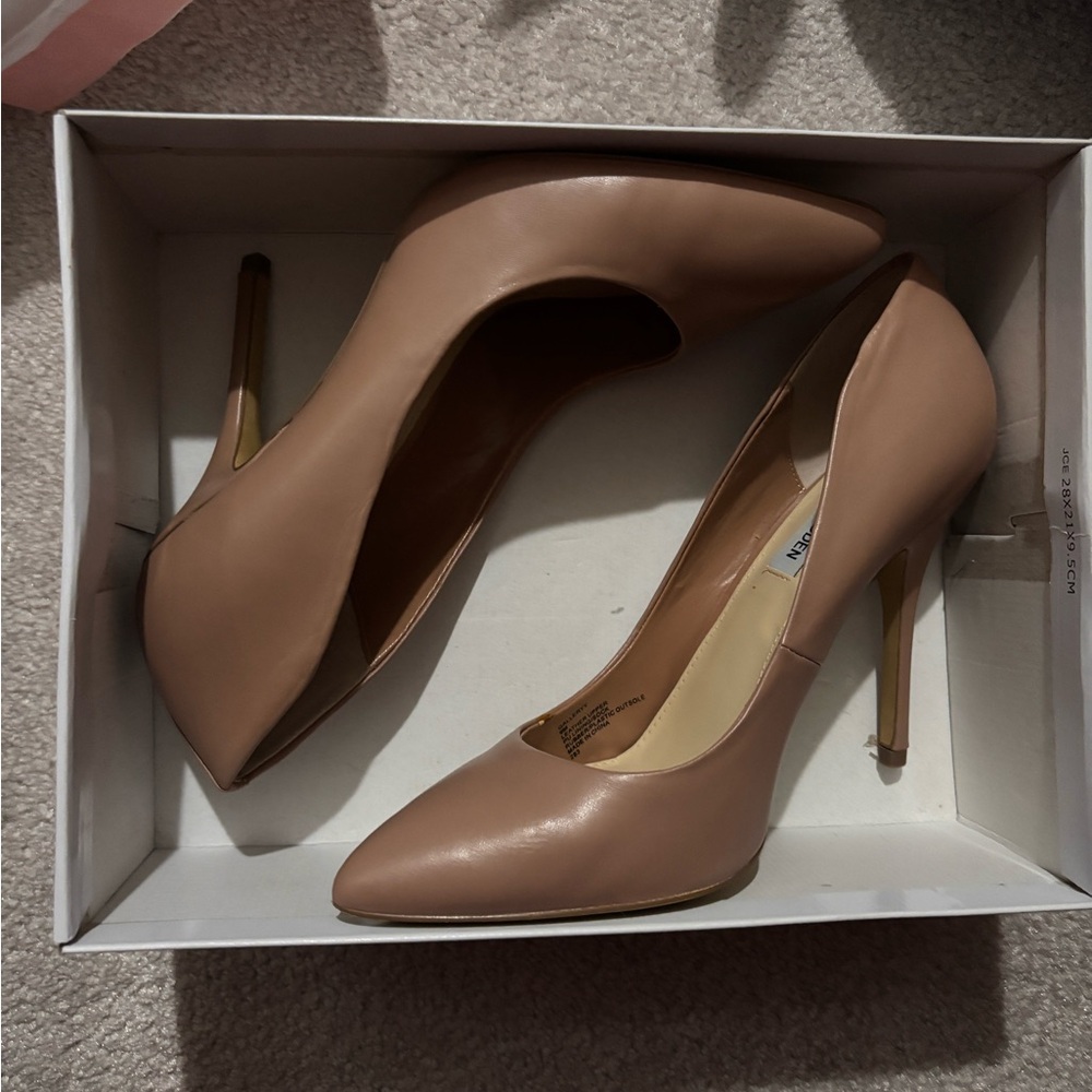 Steve Madden pumps